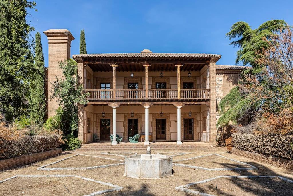 Casa Palacio Toledo Puy Du Fou Bagian luar foto