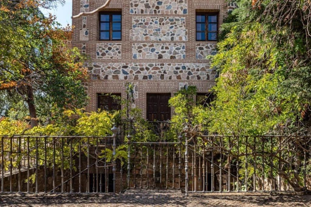Casa Palacio Toledo Puy Du Fou Bagian luar foto